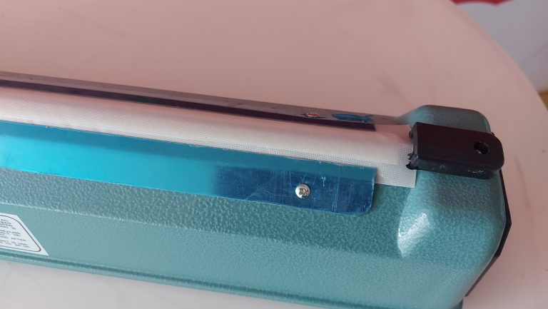 máy dán miệng túi ni long cầm tay PFS-400 vỏ thép