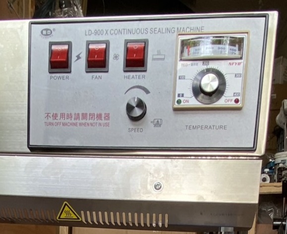 máy hàn miệng túi LD- 900 dạng đứng